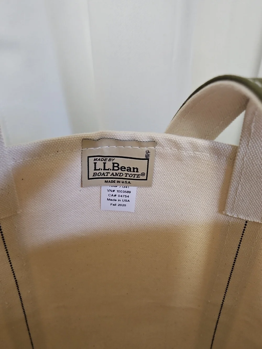 Medium LLBean Boat and Tote With Long Handles - Picture 2 of 5